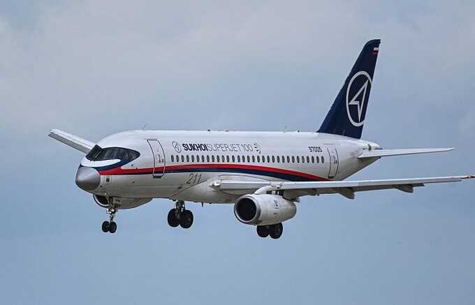 Sukhoi Superjet 100        -   